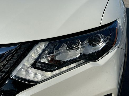 Used 2019 Nissan Rogue SL w/ Premium Package image 31