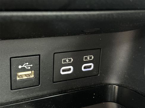 Used 2025 Toyota Camry SE AWD/4WD image 26