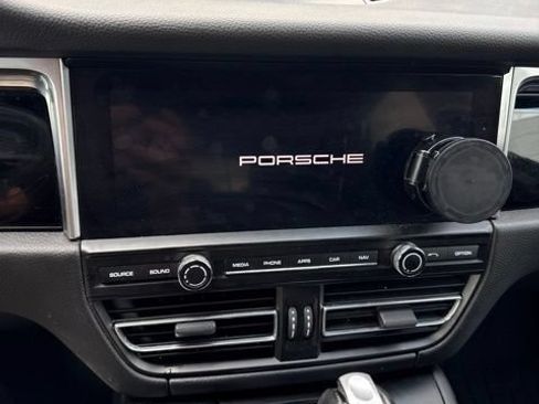 Used 2019 Porsche Macan AWD/4WD image 9
