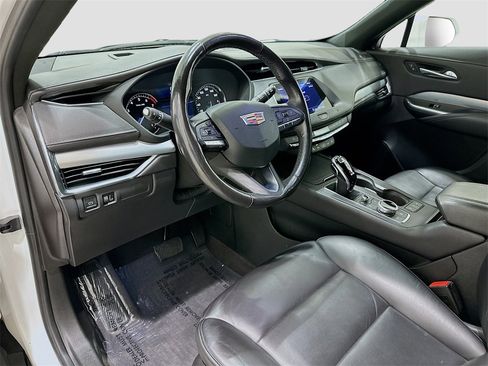 Used 2020 Cadillac XT4 Premium Luxury w/ Cold Weather Package image 9