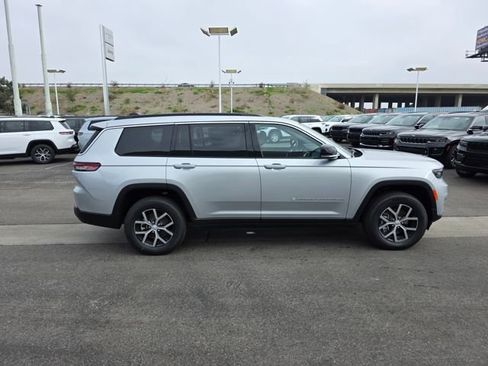 New 2025 Jeep Grand Cherokee L Limited w/ Trailer Tow Package image 8