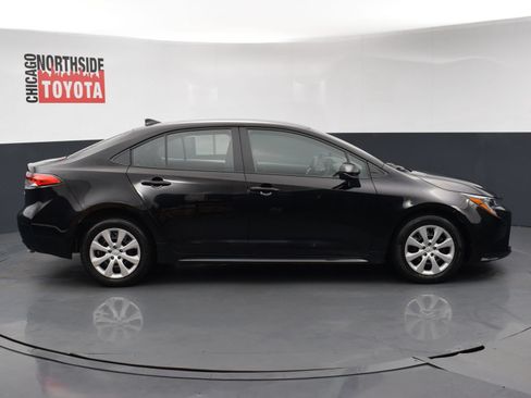 Used 2025 Toyota Corolla LE FWD image 5