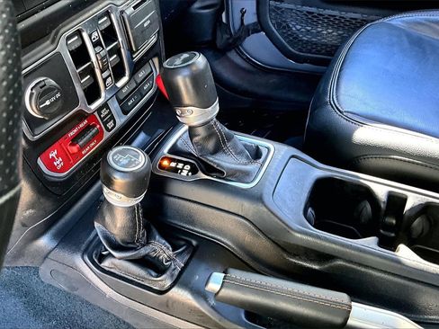 Used 2022 Jeep Wrangler Unlimited Rubicon w/ Trailer Tow Package image 15