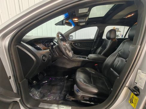 Used 2016 Ford Taurus Limited w/ Equipment Group 301A AWD/4WD image 32