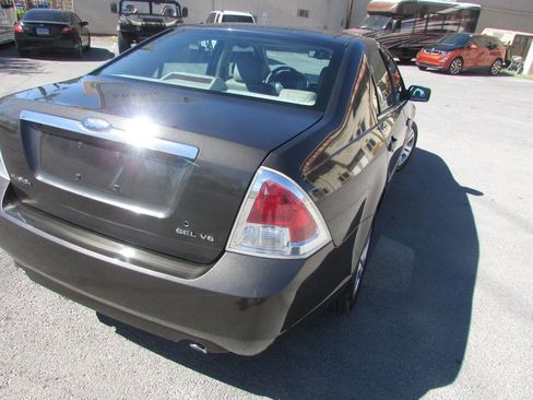 Used 2006 Ford Fusion SEL FWD image 17