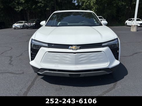 Used 2025 Chevrolet Blazer EV LT AWD/4WD image 2