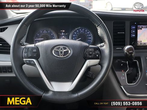 Used 2017 Toyota Sienna XLE image 22