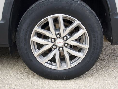 Used 2019 GMC Acadia SLE w/ Driver Alert Package I FWD image 9