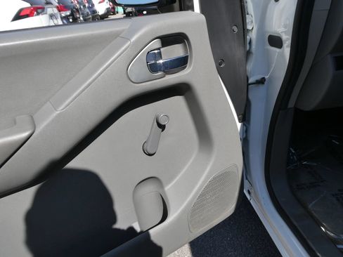 Used 2013 Nissan Frontier S RWD image 14