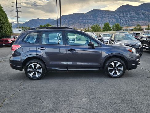 Used 2017 Subaru Forester 2.5i w/ Alloy Wheel Package AWD/4WD image 2