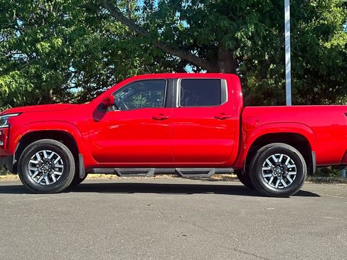 Used 2024 Nissan Frontier SL w/ Technology Package AWD/4WD image 5