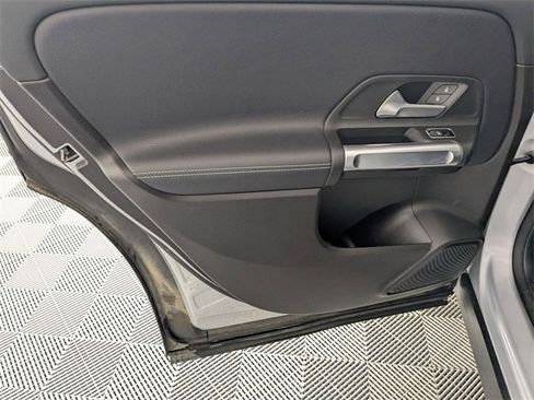 Used 2020 Mercedes-Benz GLB 250 GLB 250 image 28