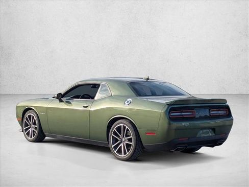 Used 2022 Dodge Challenger R/T w/ Plus Package image 7