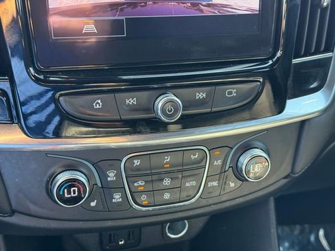 Certified 2023 Chevrolet Traverse LT FWD image 20