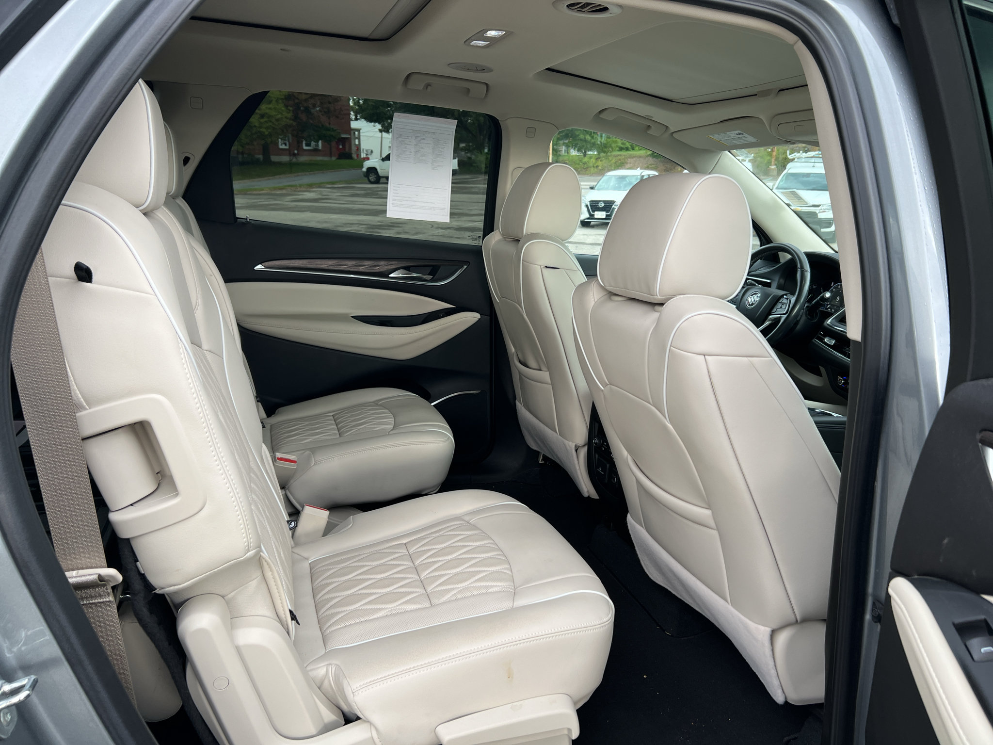Used 2024 Buick Enclave Avenir w/ Avenir Technology Package AWD/4WD image 10