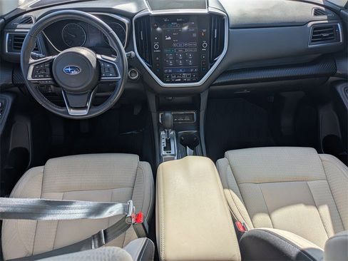 Used 2023 Subaru Ascent Premium w/ Convenience Package image 2