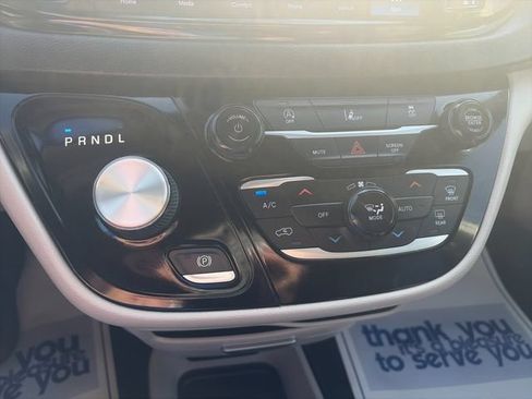 Used 2022 Chrysler Pacifica Touring-L FWD image 26