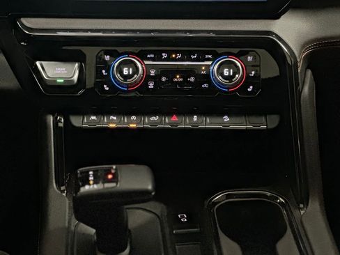 Used 2023 GMC Sierra 1500 AT4 w/ AT4 Premium Package image 23