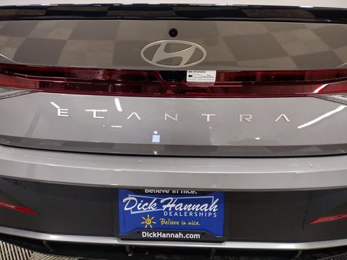 Used 2025 Hyundai Elantra Sport FWD image 16