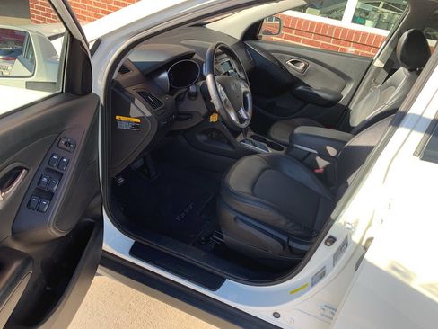 Used 2011 Hyundai Tucson GLS image 7