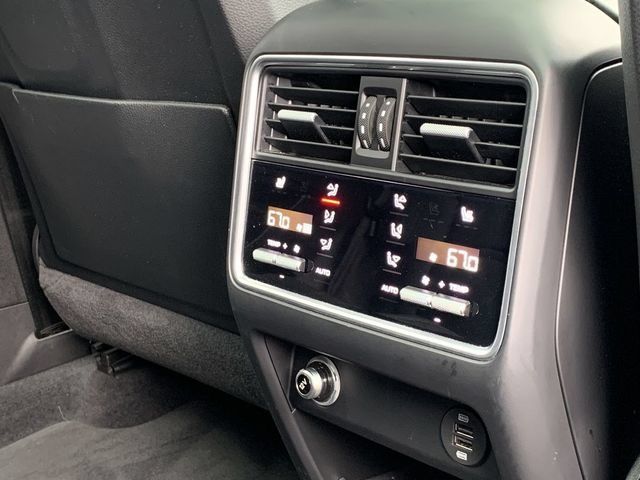Used 2019 Porsche Cayenne Turbo AWD/4WD image 35