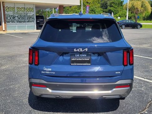 Certified 2025 Kia Sorento S AWD/4WD image 3