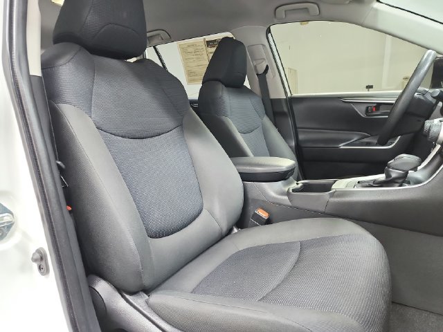 Used 2023 Toyota RAV4 LE AWD/4WD image 34