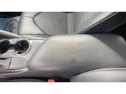 Used 2021 Toyota Camry SE image 10