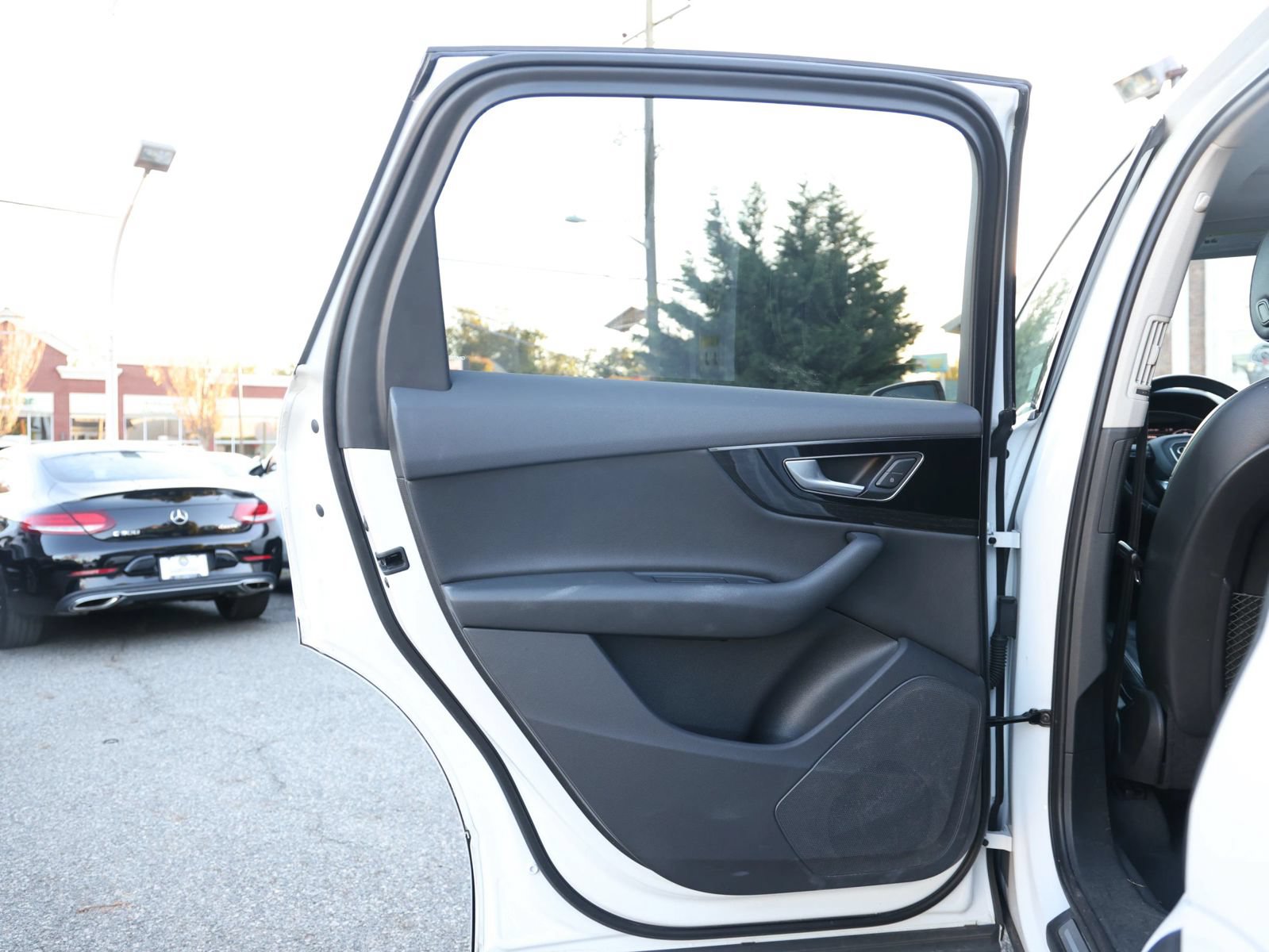 Used 2019 Audi Q7 3.0T Premium w/ Cold Weather Package AWD/4WD image 26