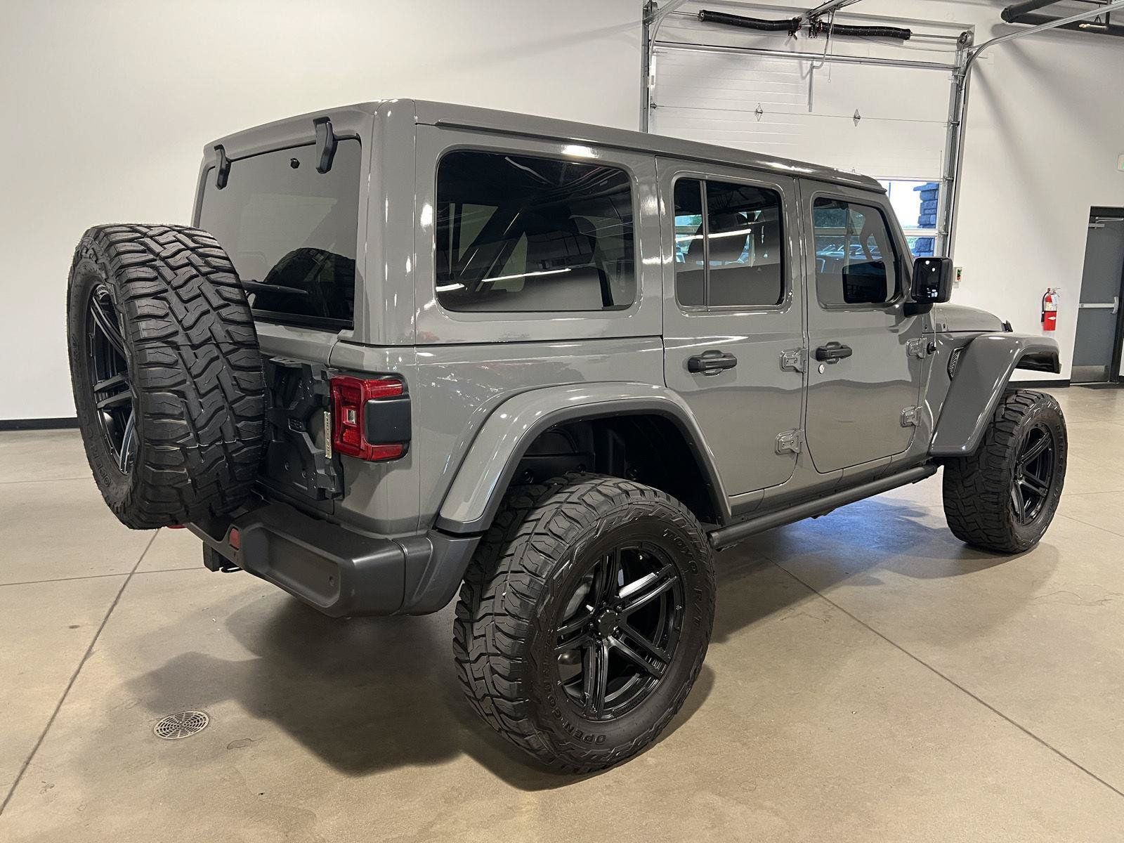 Used 2020 Jeep Wrangler Unlimited Rubicon AWD/4WD image 3