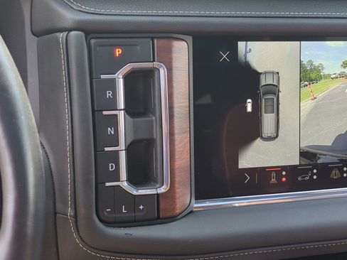 Used 2023 GMC Yukon Denali Ultimate AWD/4WD image 25