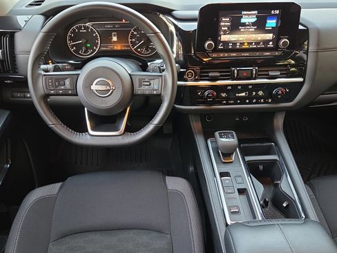 Certified 2024 Nissan Pathfinder SV w/ SV Premium Package image 30