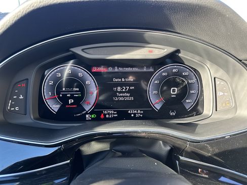 Used 2025 Audi Q7 3.0T Prestige image 16