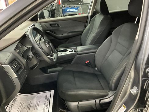 Used 2023 Nissan Rogue S image 12