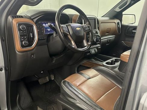 Used 2020 Chevrolet Silverado 1500 High Country w/ Technology Package AWD/4WD image 10