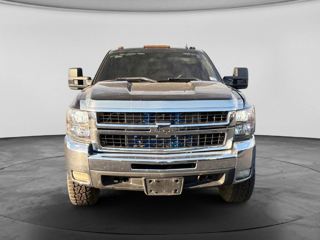 Used 2008 Chevrolet Silverado 2500 LTZ w/ Safety Package AWD/4WD image 3
