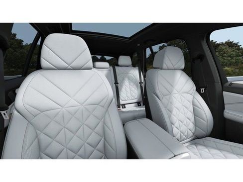 New 2026 BMW X5 xDrive50e w/ Climate Comfort Package AWD/4WD image 11