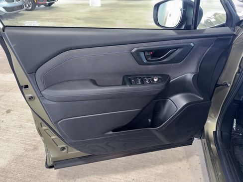 Used 2025 Subaru Forester Premium image 17