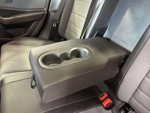 Used 2025 Volkswagen Jetta SE FWD image 38