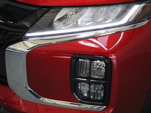 Used 2023 Mitsubishi Outlander Sport LE image 2