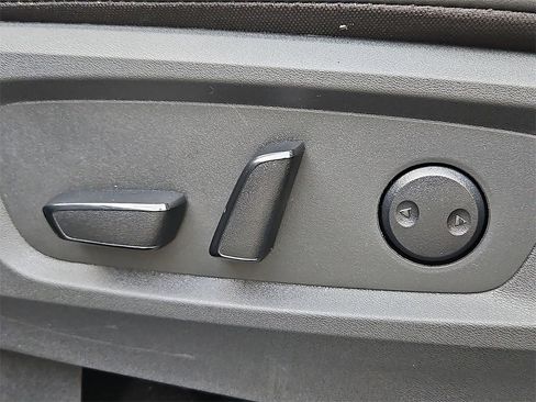 Certified 2025 Nissan Pathfinder Platinum w/ Cargo Package image 29