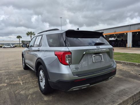 Used 2023 Ford Explorer XLT w/ Equipment Group 202A image 4