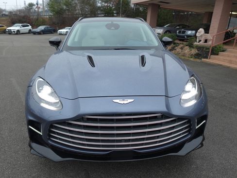 Used 2024 Aston Martin DBX 707 image 6