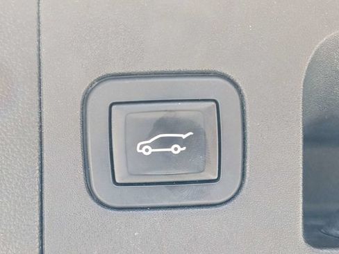 Used 2017 Cadillac XT5 FWD image 14