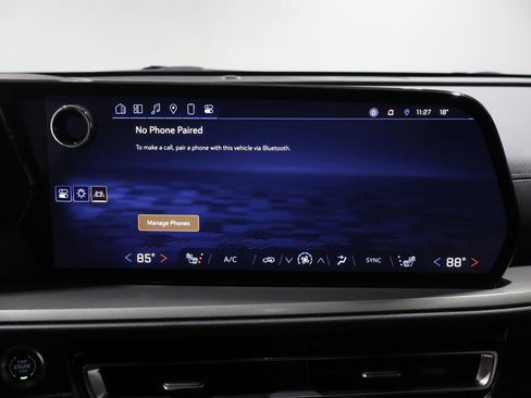 Used 2024 Chevrolet Traverse LT image 26