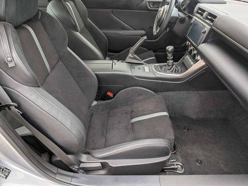 Used 2024 Toyota GR86 Premium image 18