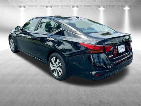 Certified 2025 Nissan Altima 2.5 S FWD image 9