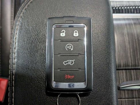 Used 2024 Jeep Wagoneer Series II AWD/4WD image 30
