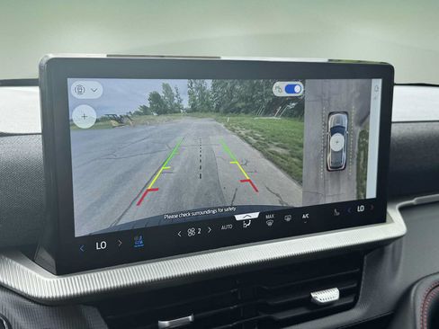 Used 2025 Ford Explorer ST AWD/4WD image 18
