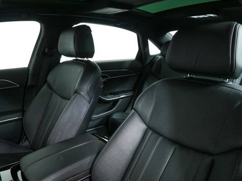 Used 2022 Audi A8 L 3.0T image 5